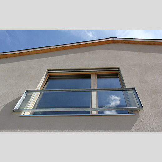 Hochalpines Institut Ftan 2011 | Glasgeländer vor Fenster | Architekt M. Feuerstein Scuol